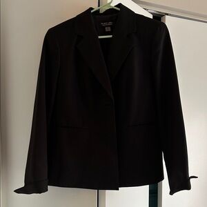 Elegant Women's Black Blazer